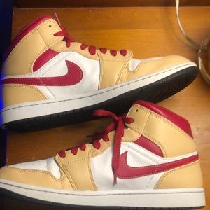 box is a little messed up but everything else is good